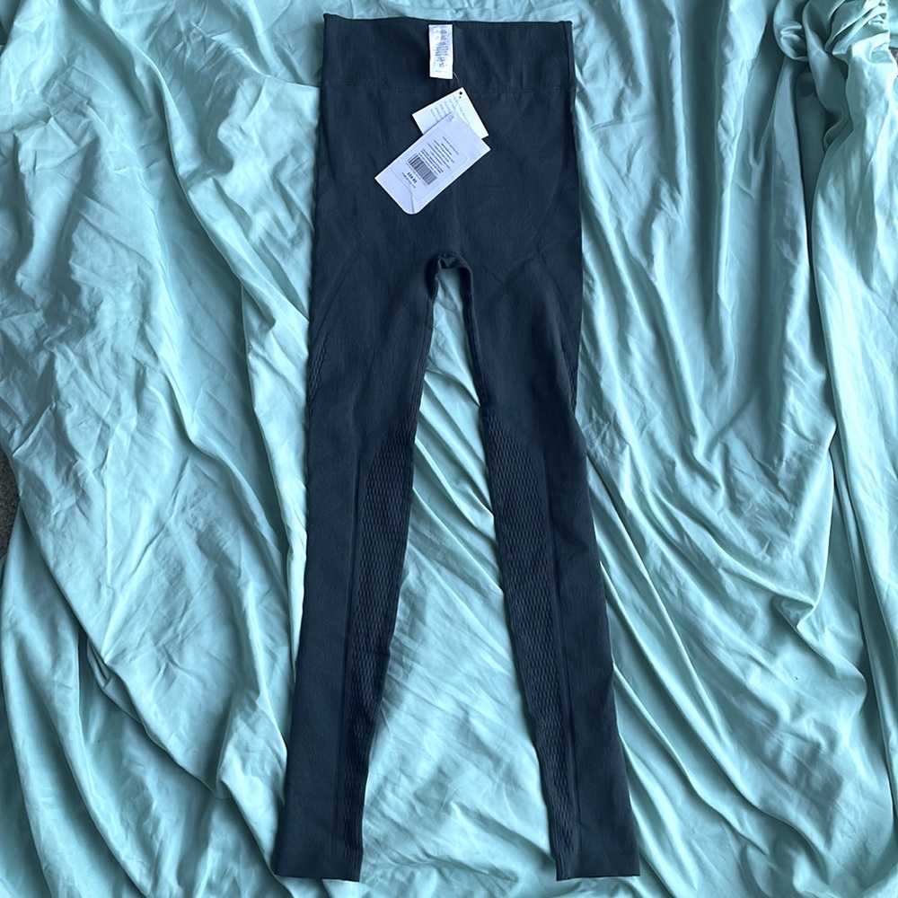 Fabletics grey XS leggings